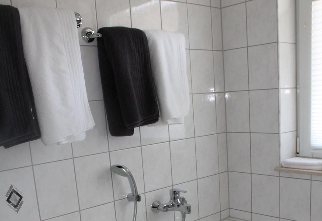 Haus Flora - Ferienwohnungen Cochem Habitación foto